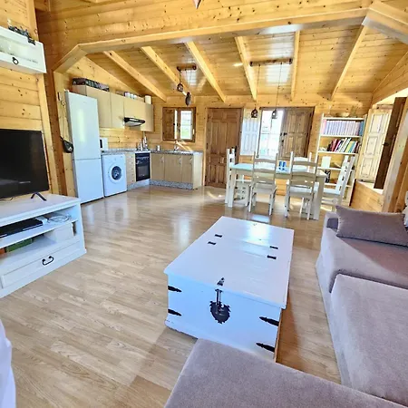 La Casita De Madera Sijuela 別荘 *